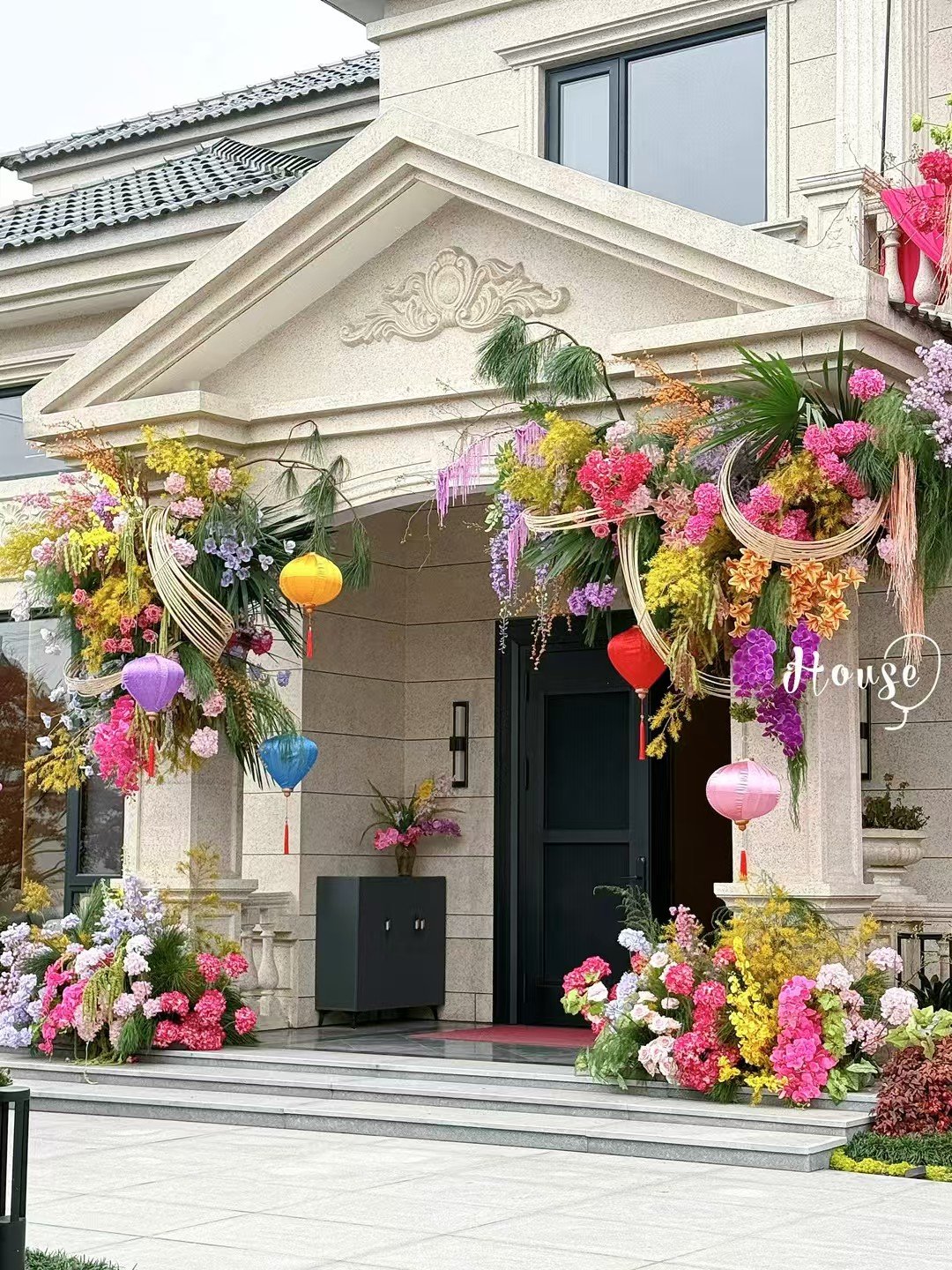 FOŠKA floral decor case 1